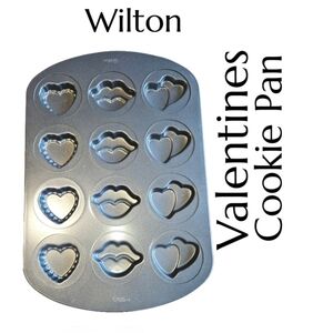 Wilton Heart and Lip Shaped Baking Pan 12 Ct.